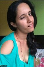 Gorgeous Bhabhi Nude Selfie Pictures
