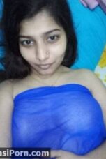 Gorgeous Boobs of a Bengali College Girl in Pictures